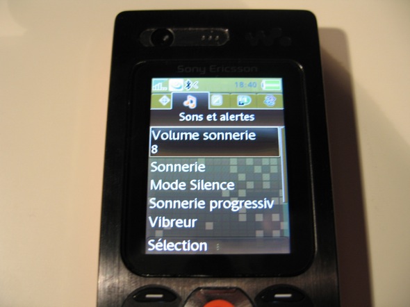 Sony Ericsson W880i